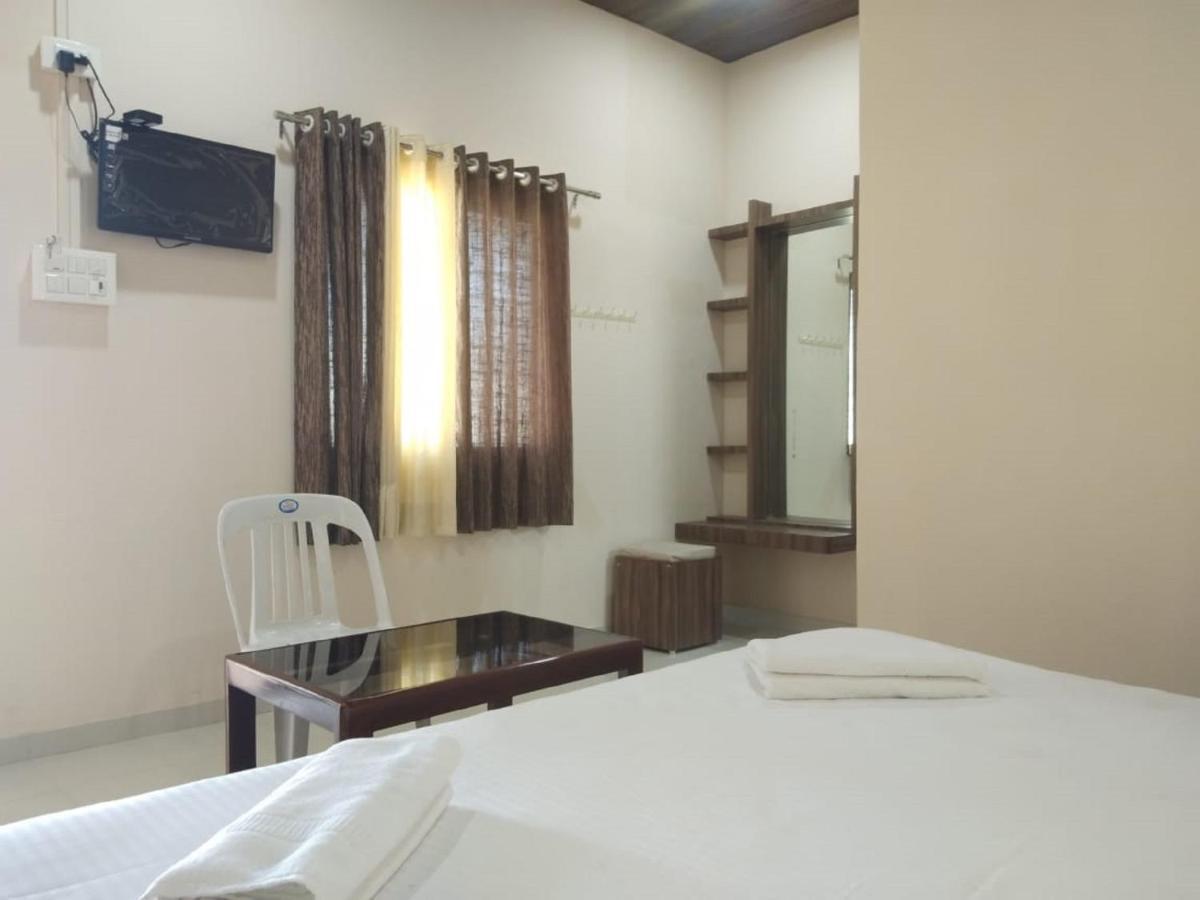 Hotel Krishna Exotica 艾哈迈德讷格尔 外观 照片